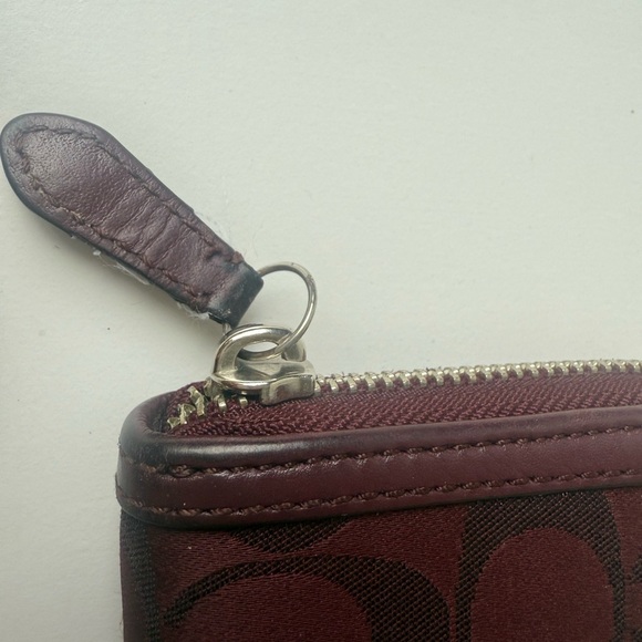 Coach Signature Jacquard Buckle Wallett​ - Picture 3 of 9